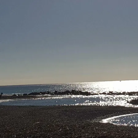 Passeggiata Al Mare * 文蒂米利亚